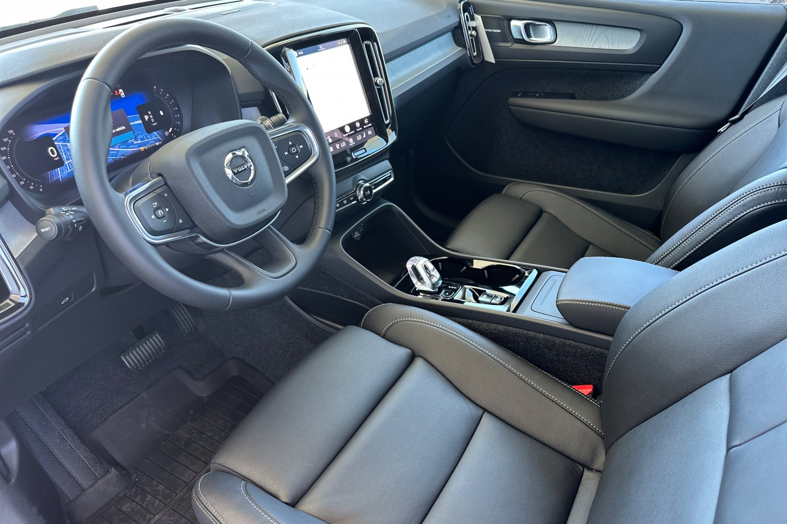 New 2026 Aurora Silver Volvo Ultra image 10