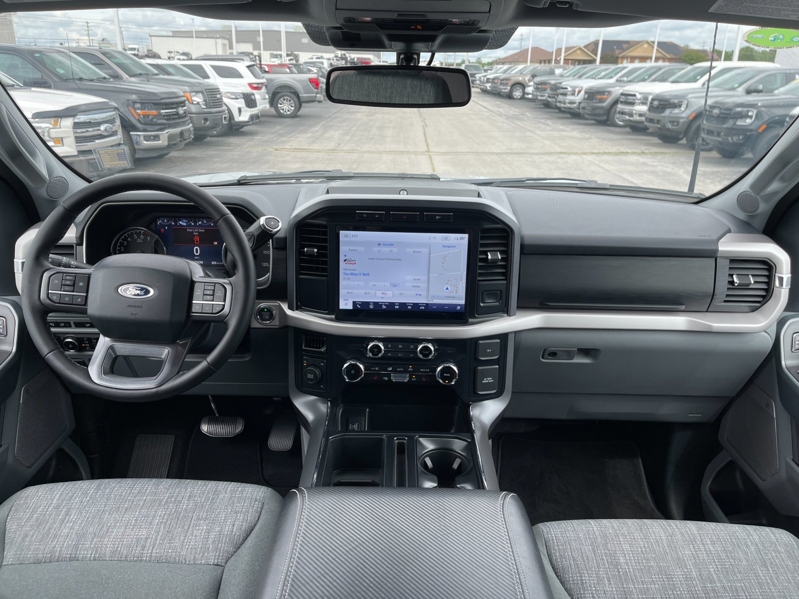 Used 2023 Silver Ford XLT image 15