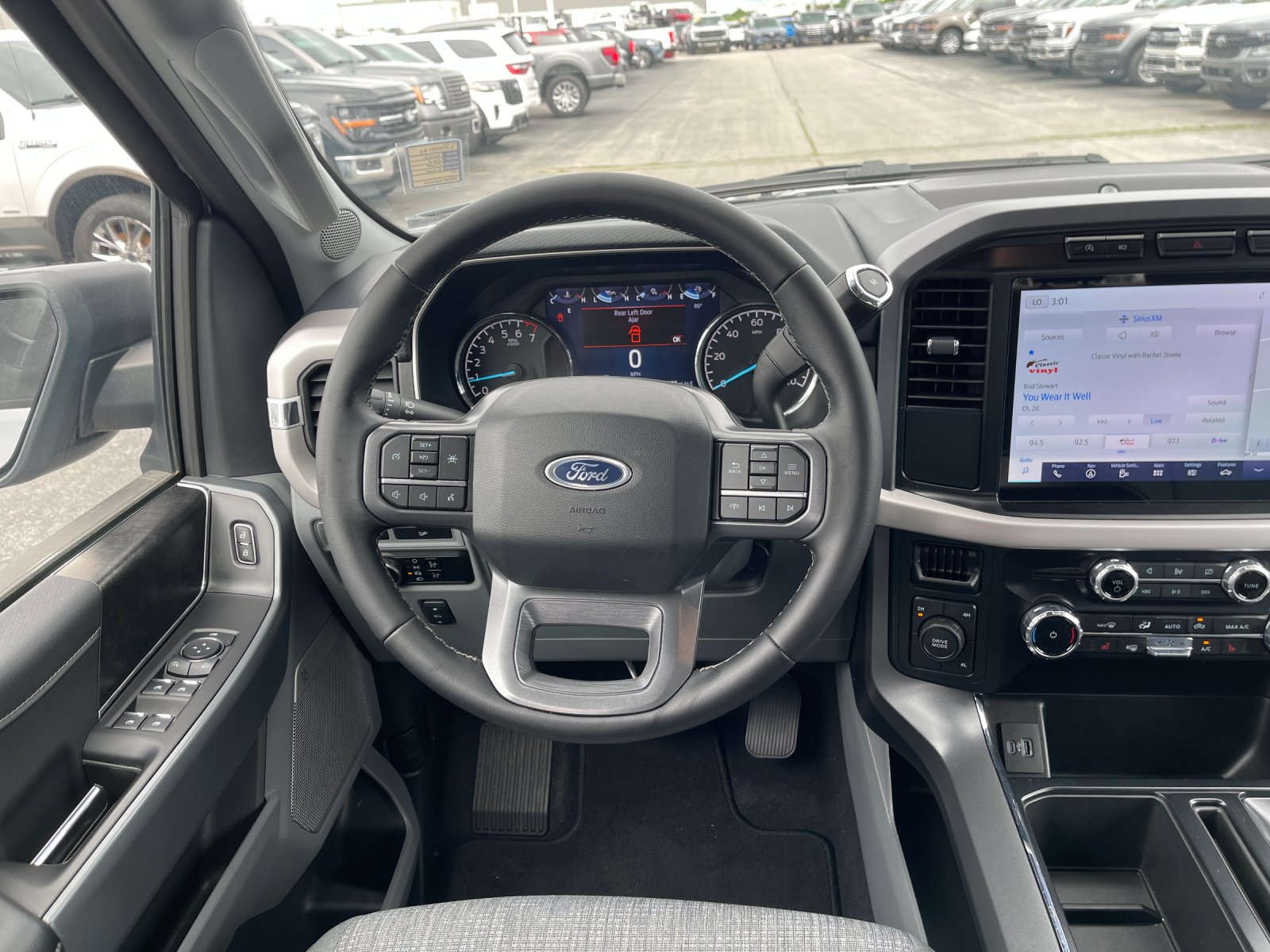 Used 2023 Silver Ford XLT image 16
