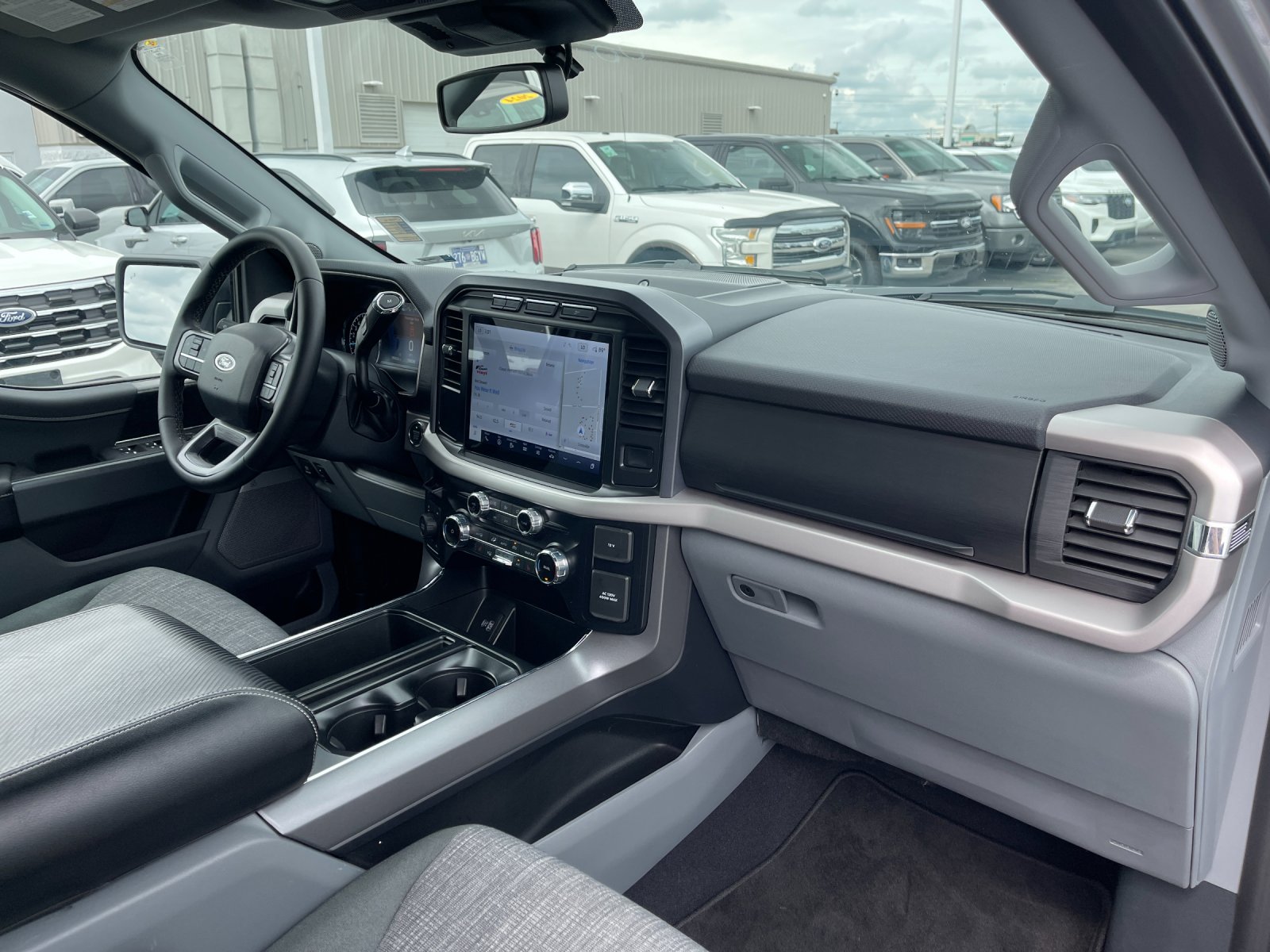 Used 2023 Silver Ford XLT image 17