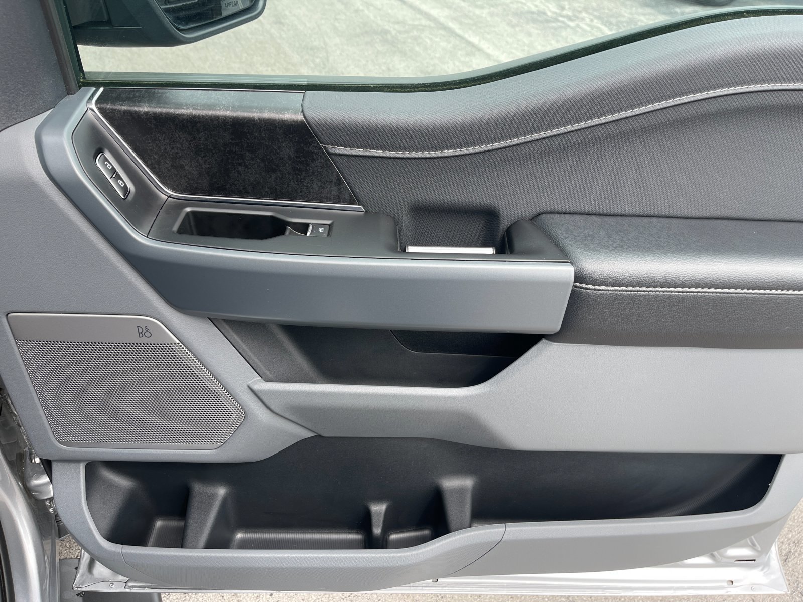 Used 2023 Silver Ford XLT image 18