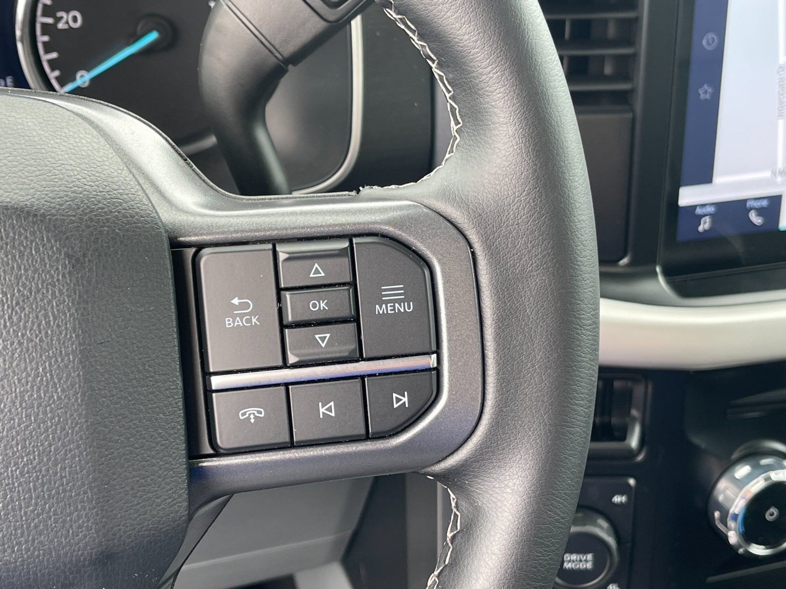 Used 2023 Silver Ford XLT image 27
