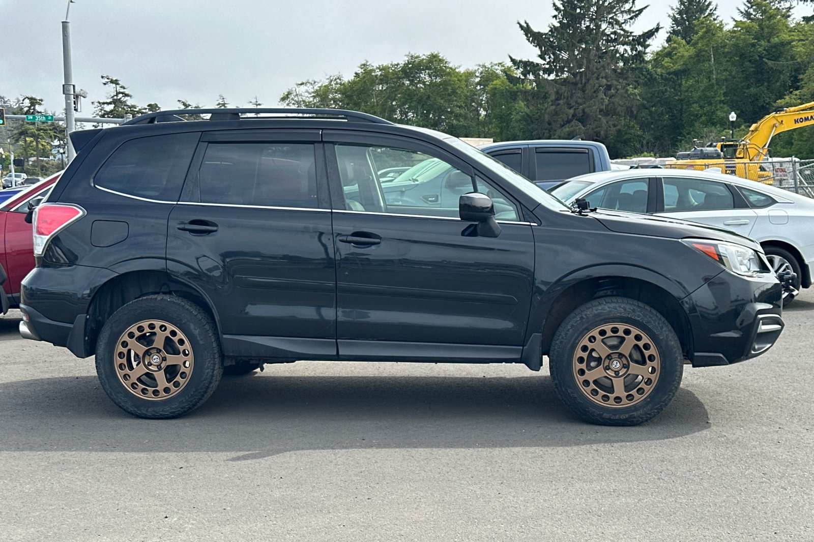 Used 2018 Black Subaru 2.5i Limited image 3