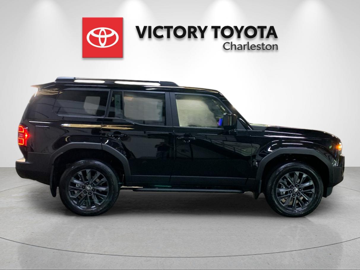 New 2027 Inked Toyota Land Cruiser image 6