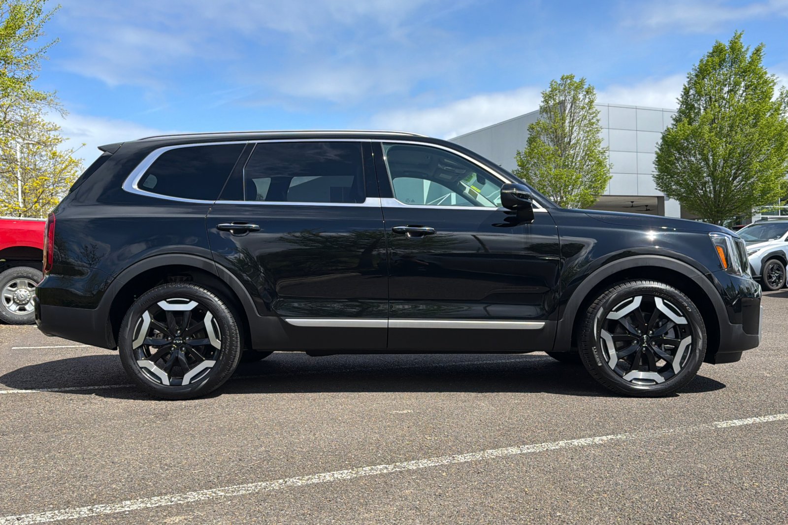 Used 2025 Ebony Black Kia S image 3