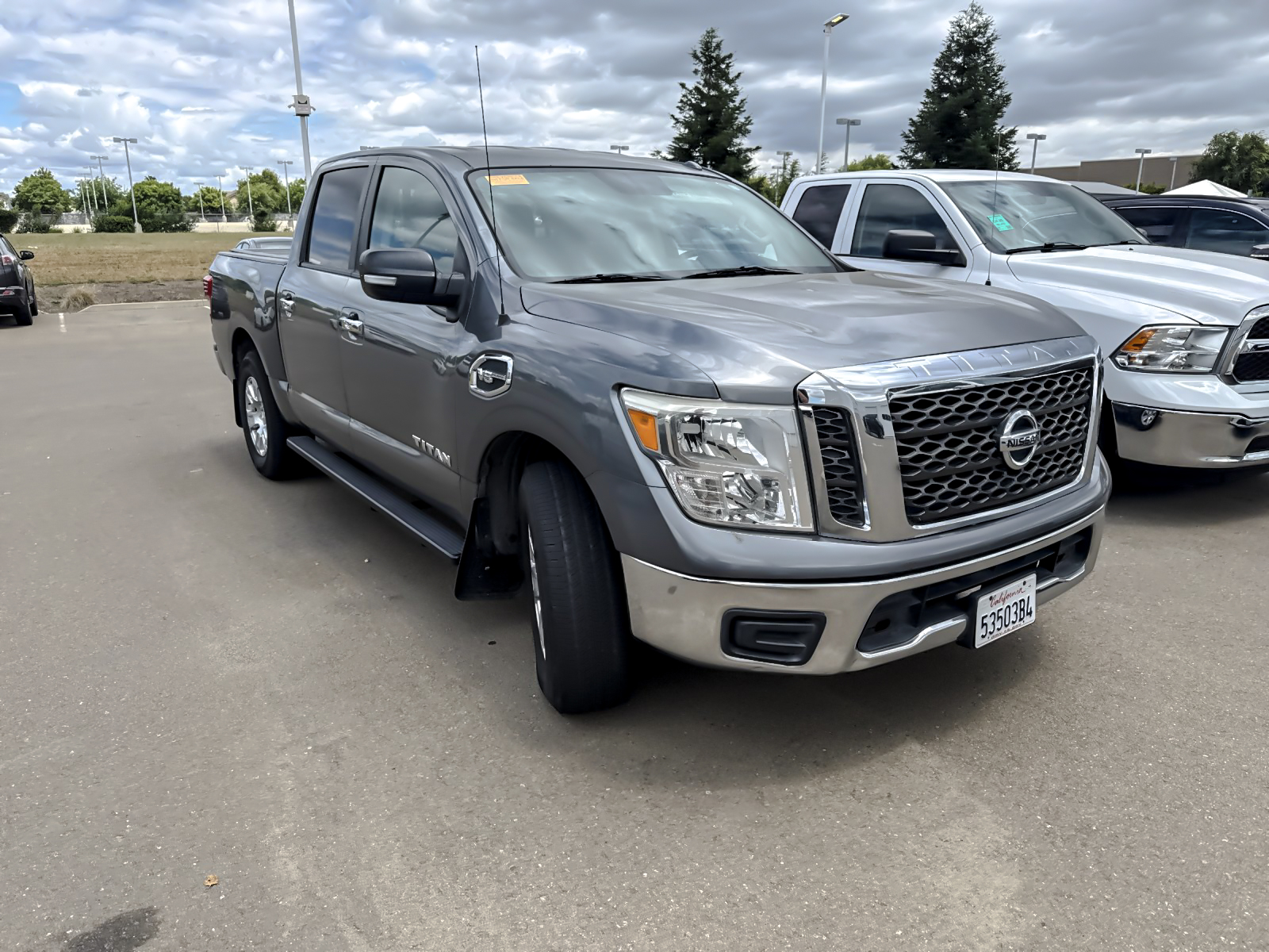 2017 Nissan Titan SV 4X2 Crew Cab's photo