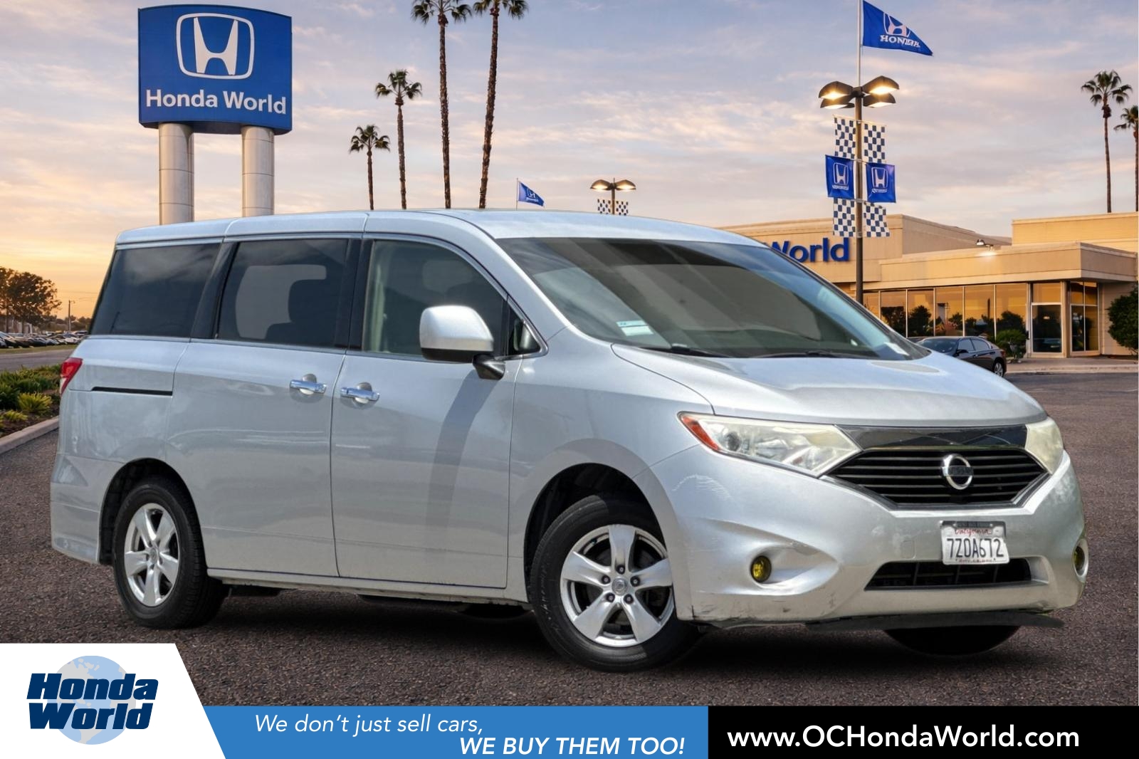 2015 Nissan Quest SV's photo