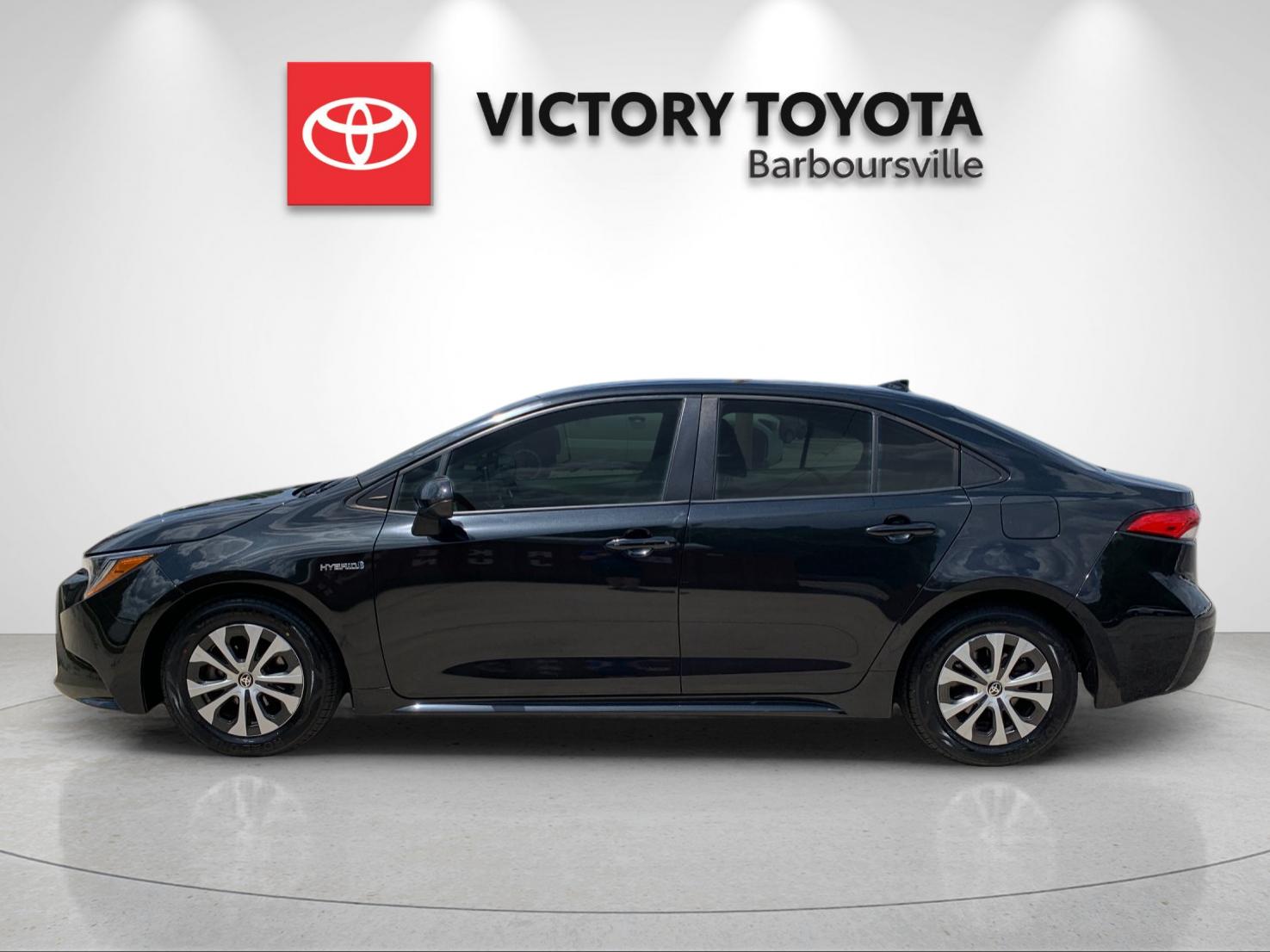 Used 2021 Toyota Corolla LE with VIN JTDEAMDE5MJ017909 for sale in Barboursville, WV
