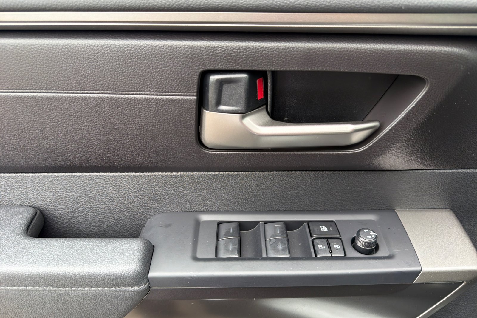 2026 Toyota Tundra SR5 - Photo 9
