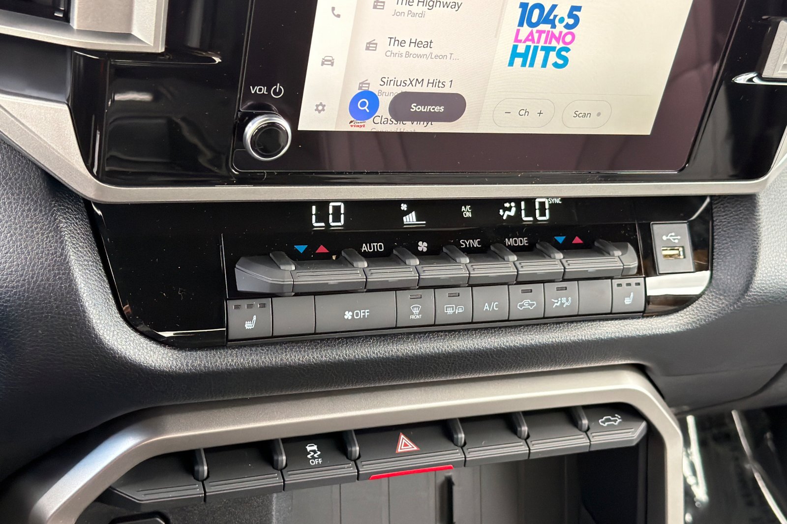 2026 Toyota Tundra SR5 - Photo 17