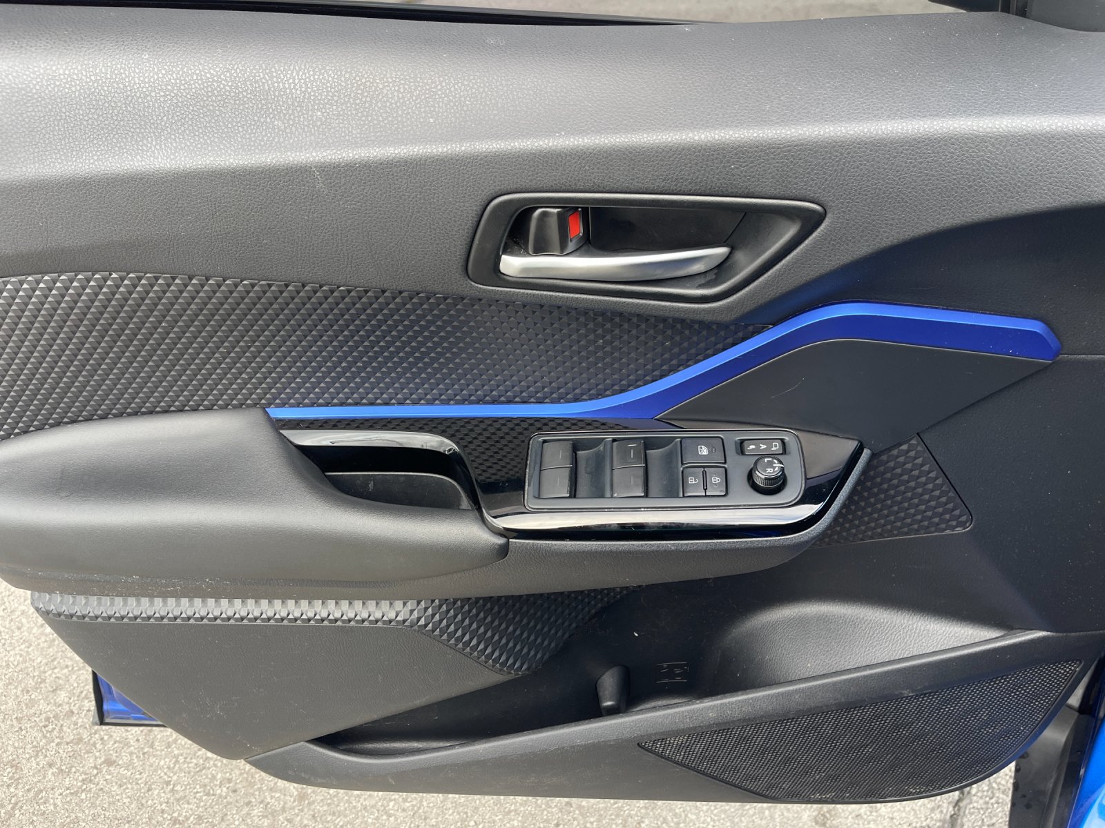 Used 2022 Blue Toyota XLE image 12