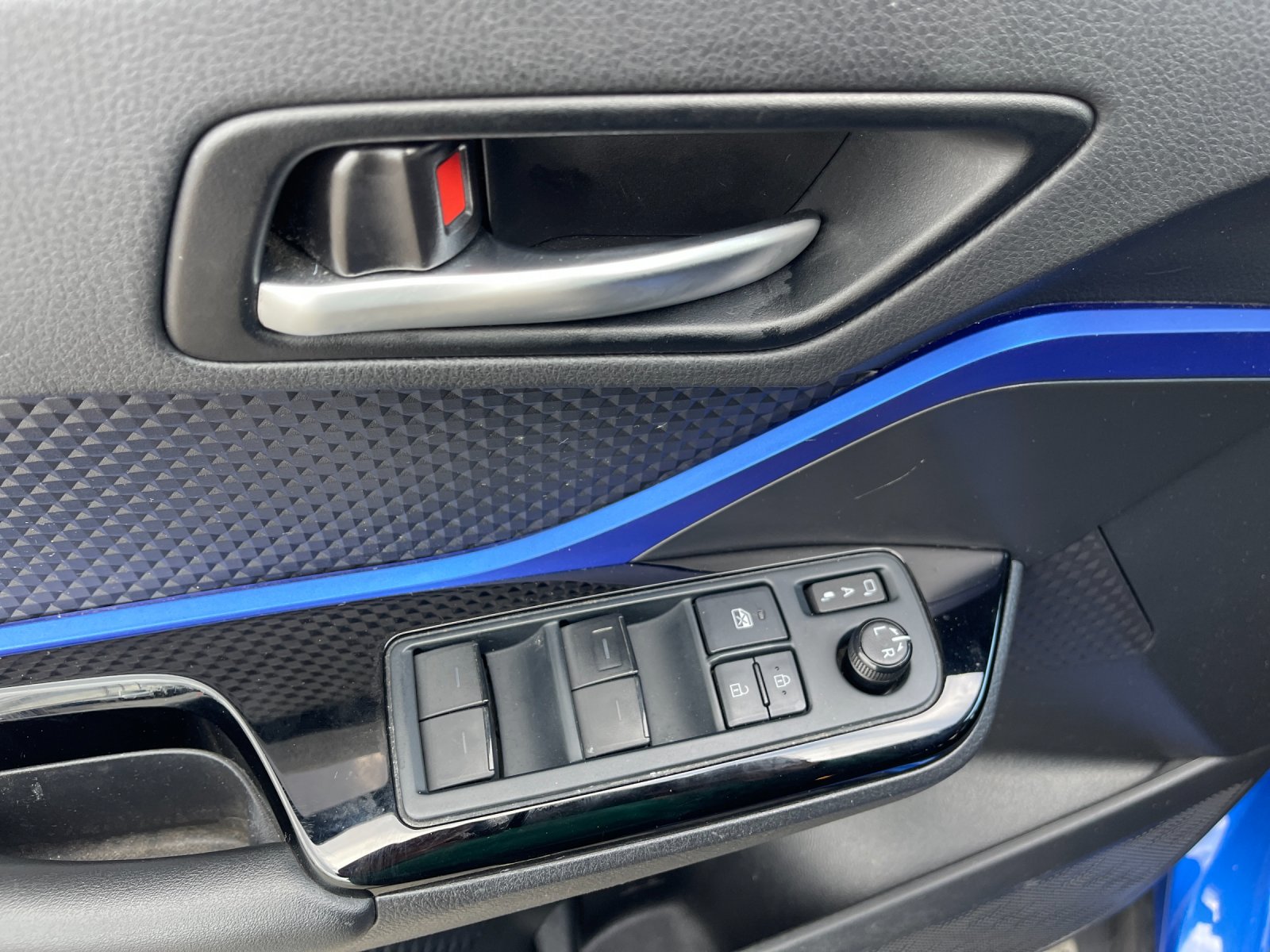 Used 2022 Blue Toyota XLE image 13