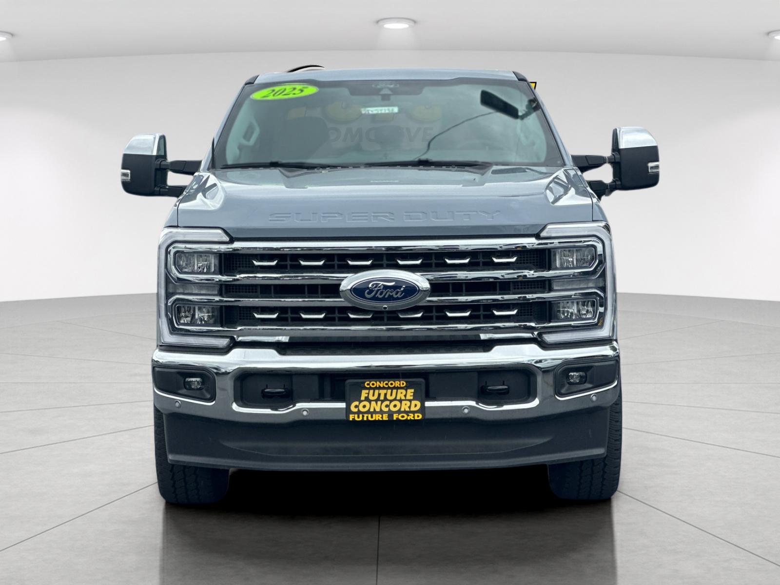 New 2025 Glacier Gray Metallic Tri-Coat Ford F-250® Lariat® image 8