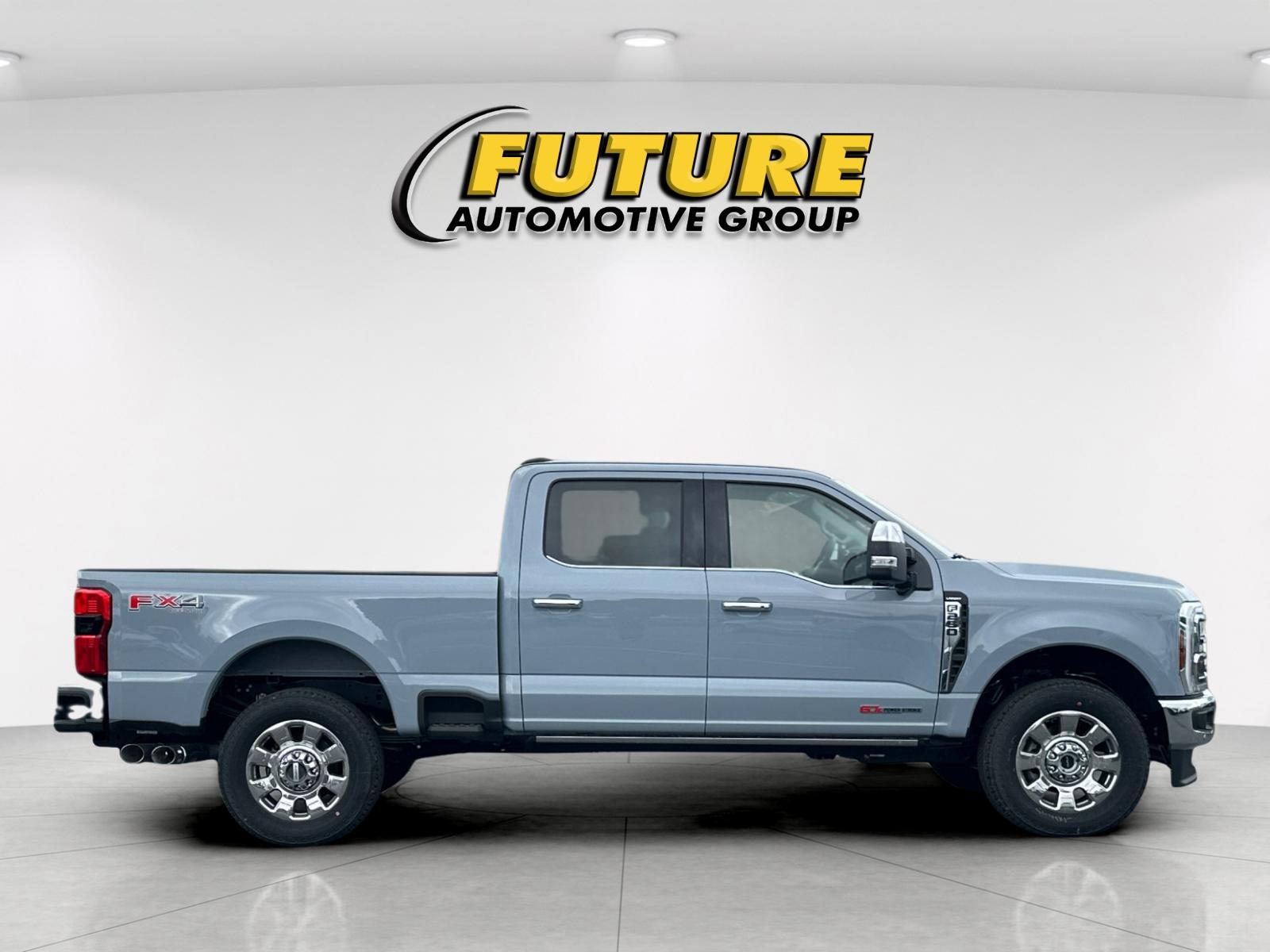 New 2025 Glacier Gray Metallic Tri-Coat Ford F-250® Lariat® image 2