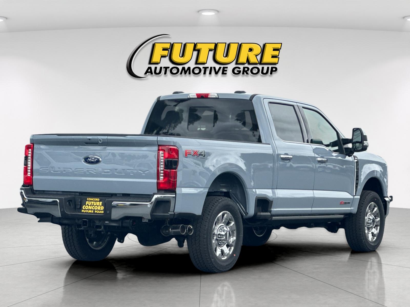New 2025 Glacier Gray Metallic Tri-Coat Ford F-250® Lariat® image 3