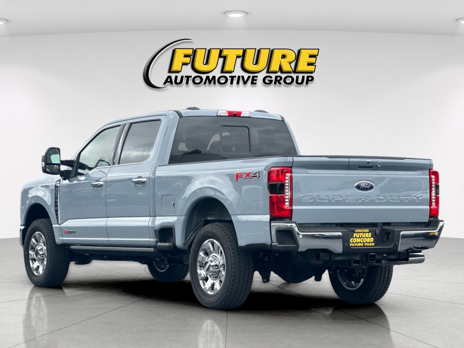 New 2025 Glacier Gray Metallic Tri-Coat Ford F-250® Lariat® image 5