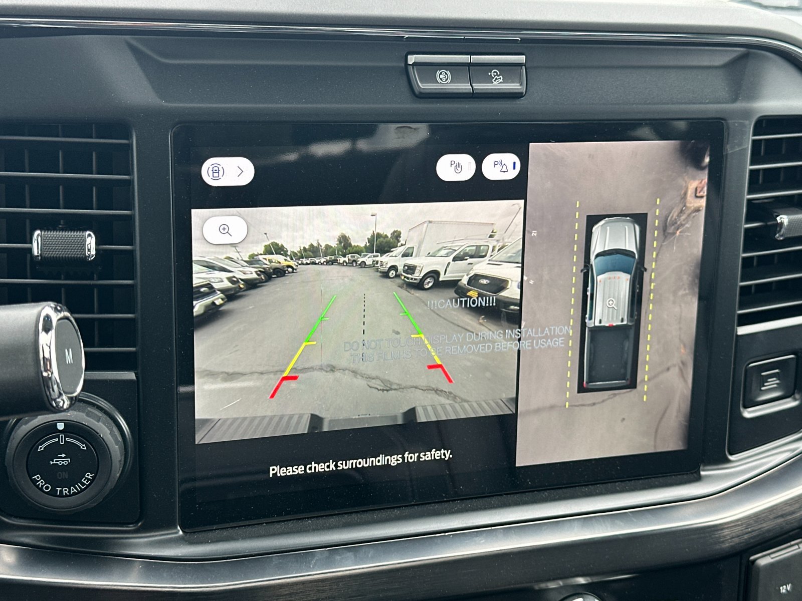 New 2025 Glacier Gray Metallic Tri-Coat Ford F-250® Lariat® image 18