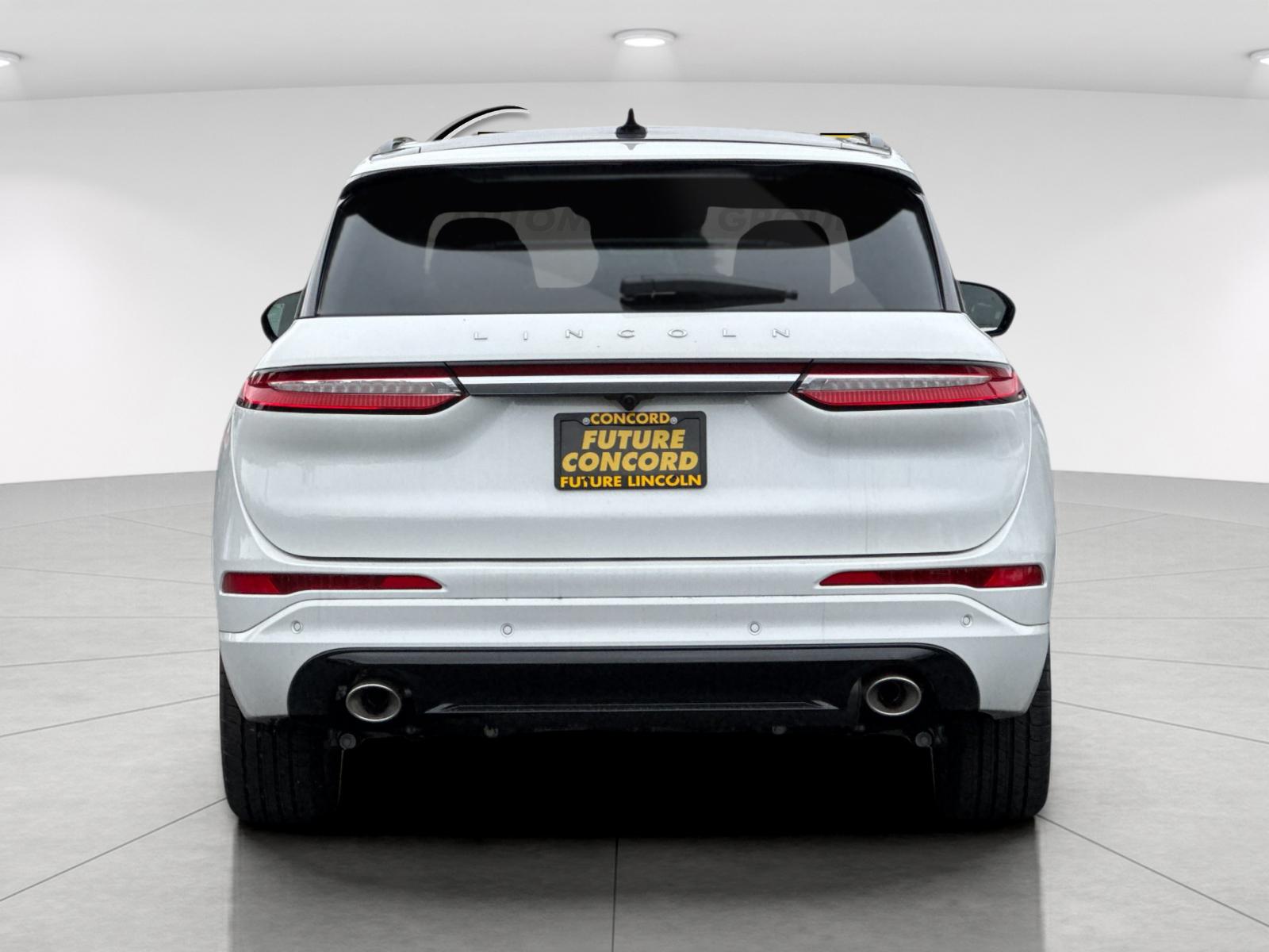 New 2025 Pristine White Lincoln Grand Touring image 4