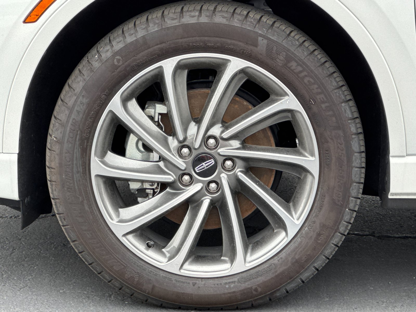 New 2025 Pristine White Lincoln Grand Touring image 25