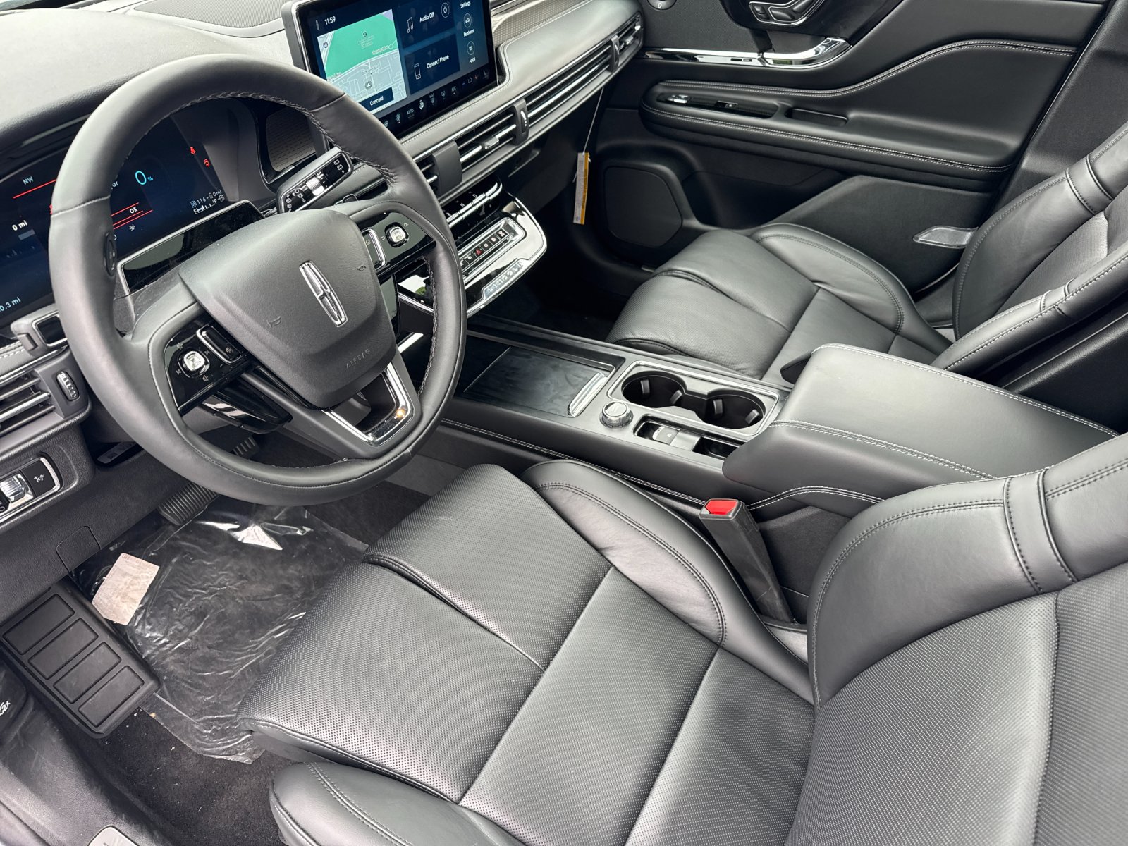 New 2025 Pristine White Lincoln Grand Touring image 9