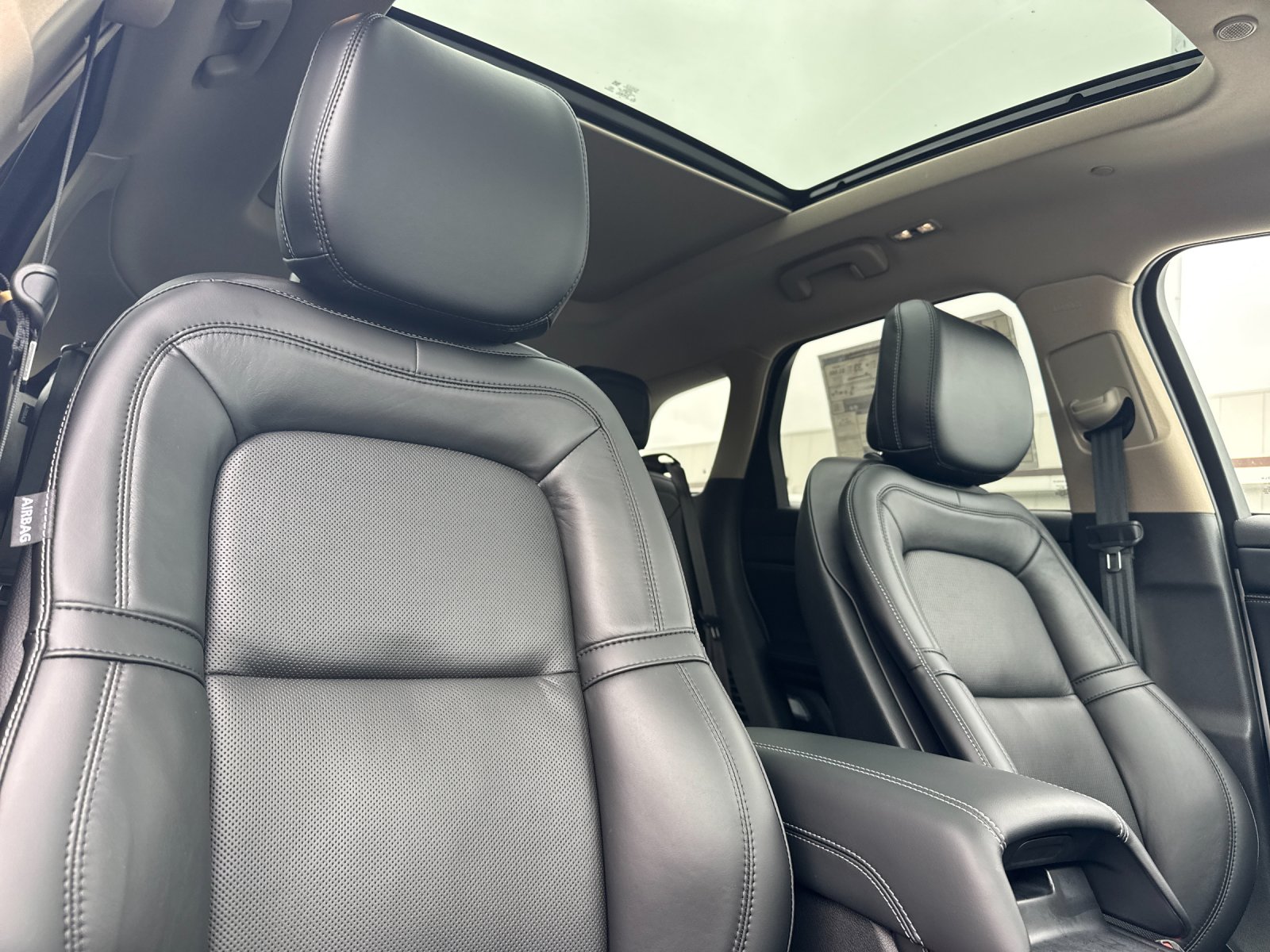 New 2025 Pristine White Lincoln Grand Touring image 16