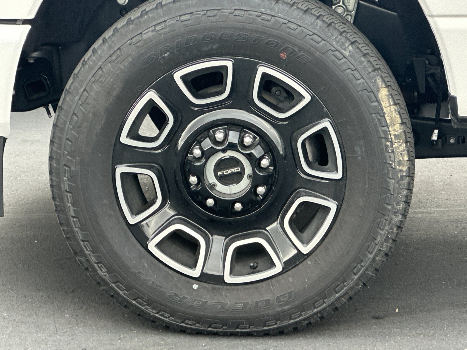 New 2025 Star White Metallic Tri-Coat Ford F-250® Platinum® image 24