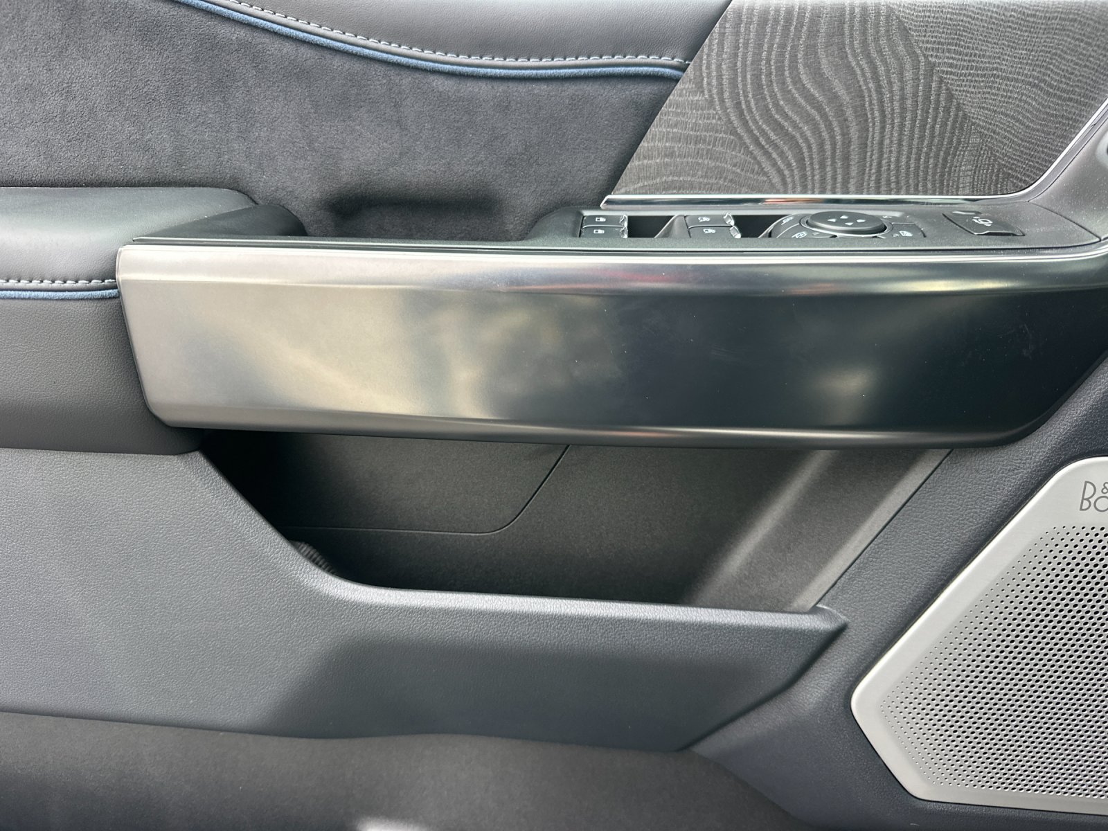 New 2025 Star White Metallic Tri-Coat Ford F-250® Platinum® image 10