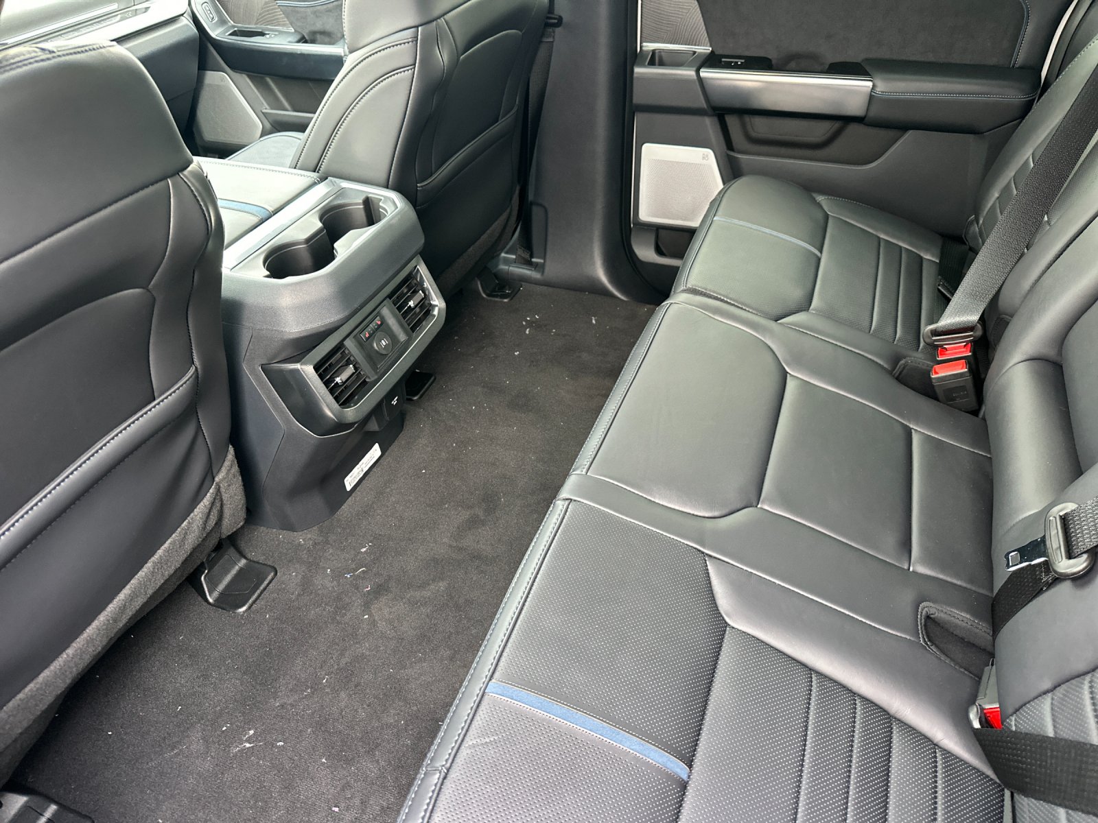 New 2025 Star White Metallic Tri-Coat Ford F-250® Platinum® image 11