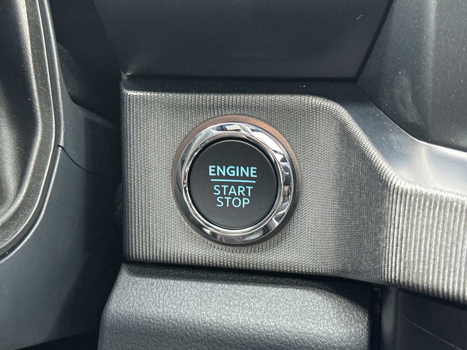 New 2025 Star White Metallic Tri-Coat Ford F-250® Platinum® image 21