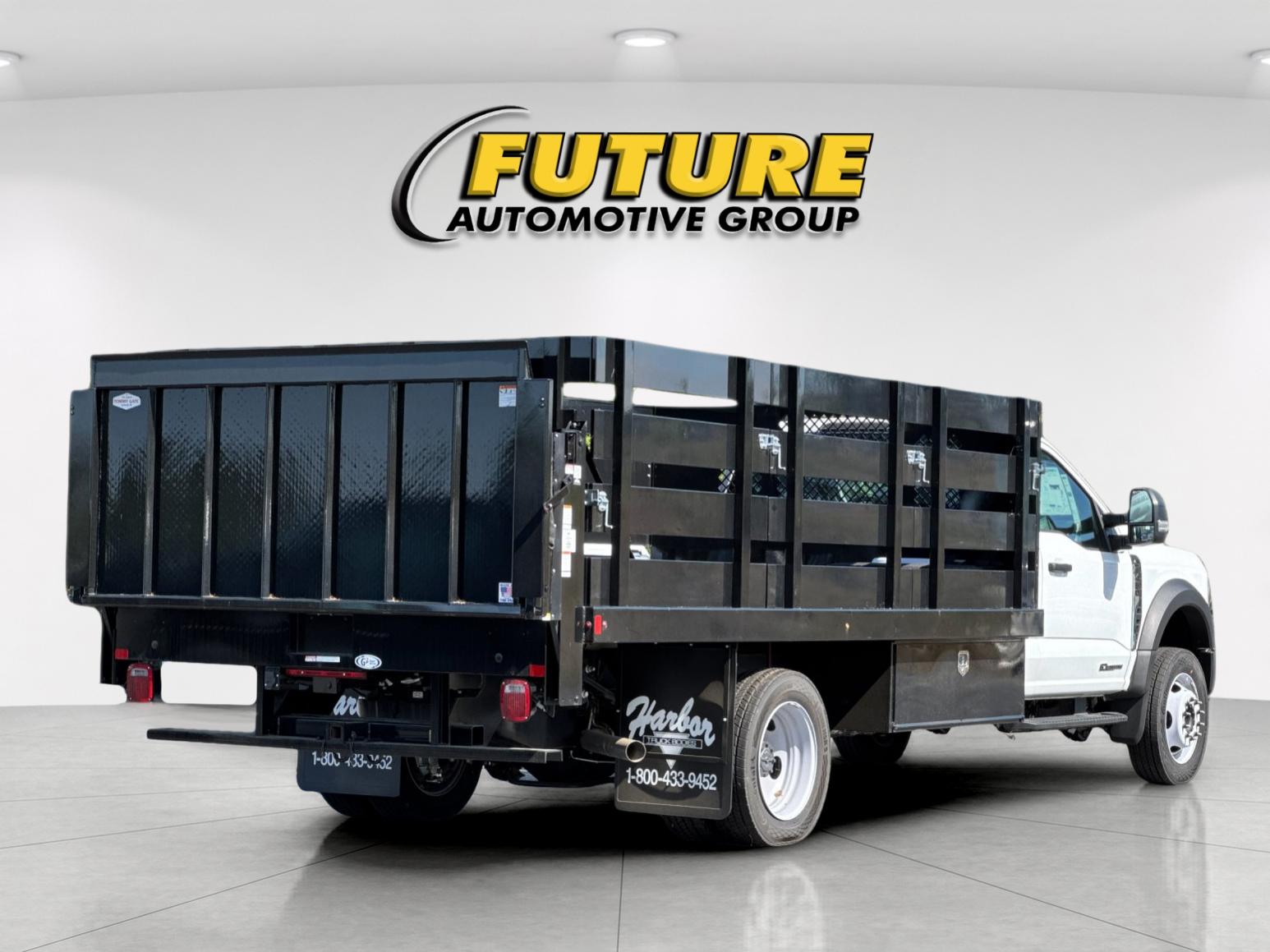 New 2024 Oxford White Ford F-450® XL image 3