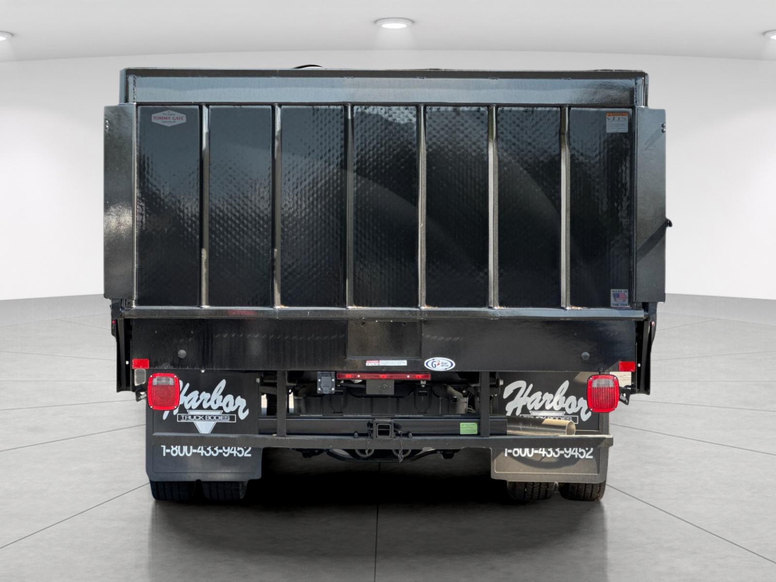 New 2024 Oxford White Ford F-450® XL image 4