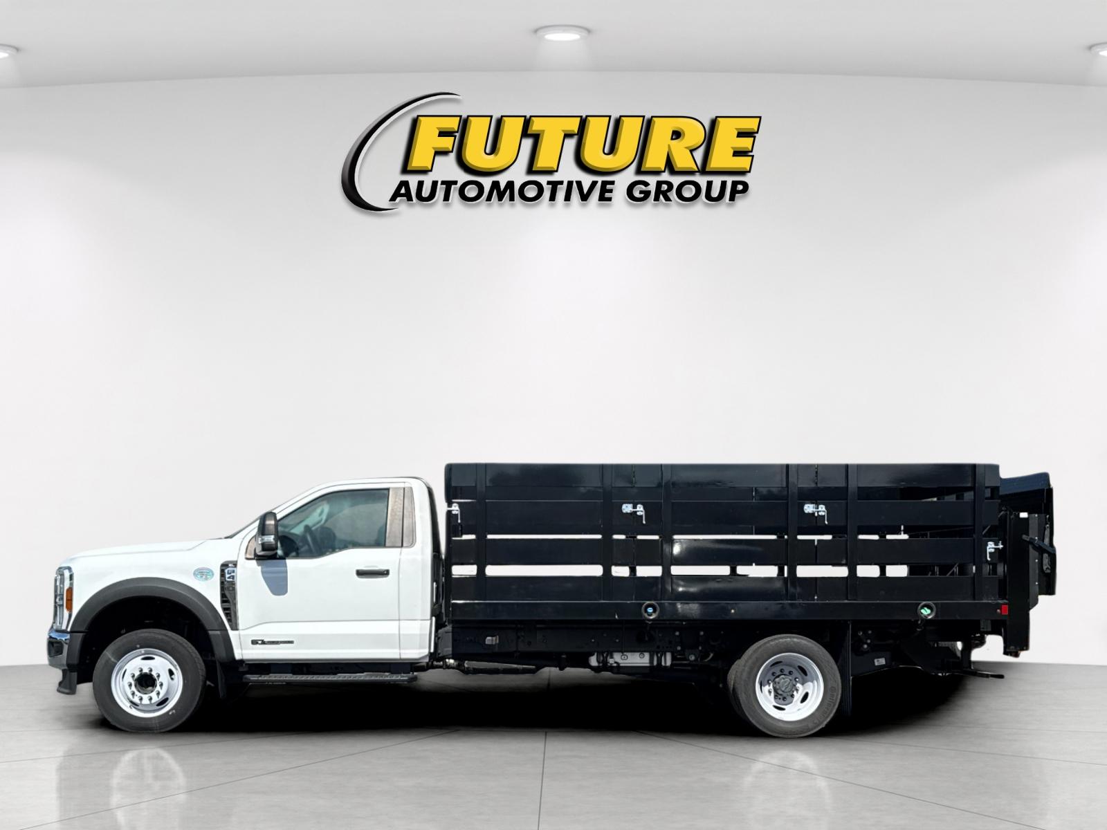 New 2024 Oxford White Ford F-450® XL image 6