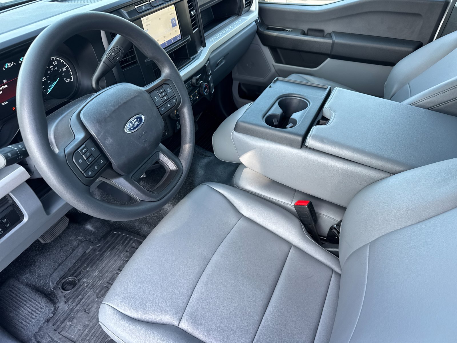 New 2024 Oxford White Ford F-450® XL image 9