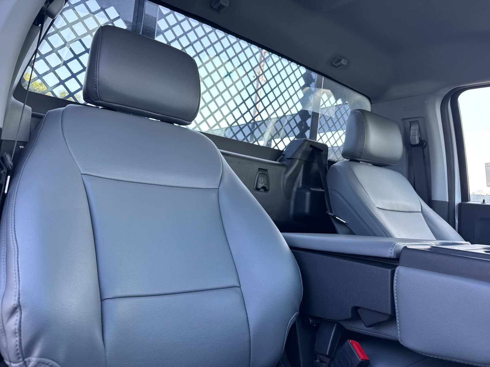 New 2024 Oxford White Ford F-450® XL image 12