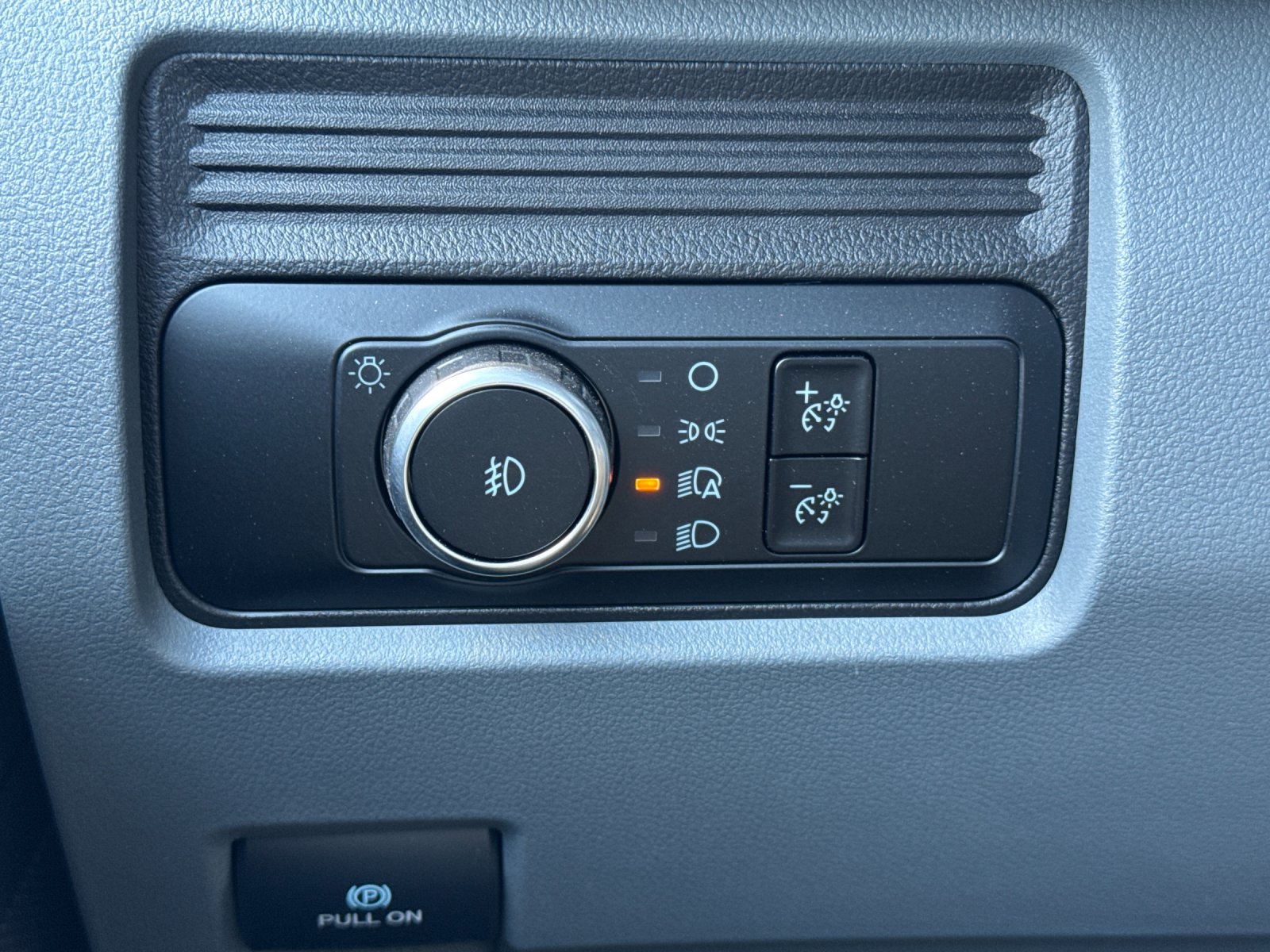 New 2024 Oxford White Ford F-450® XL image 21