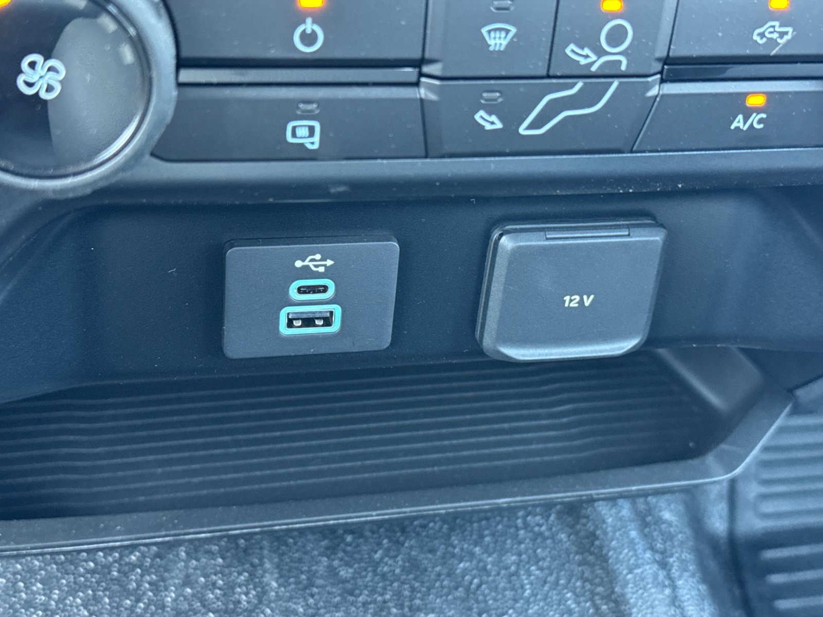 New 2024 Oxford White Ford F-450® XL image 24