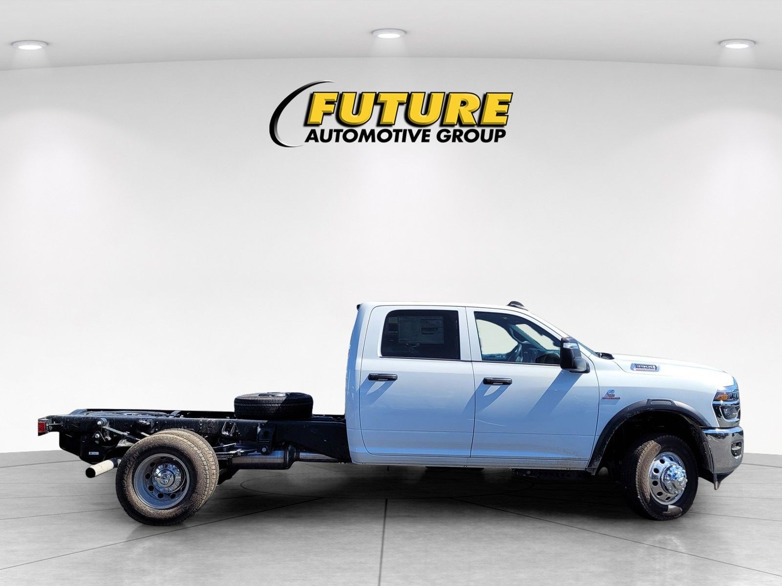 New 2025 Bright White Clearcoat RAM Tradesman image 3