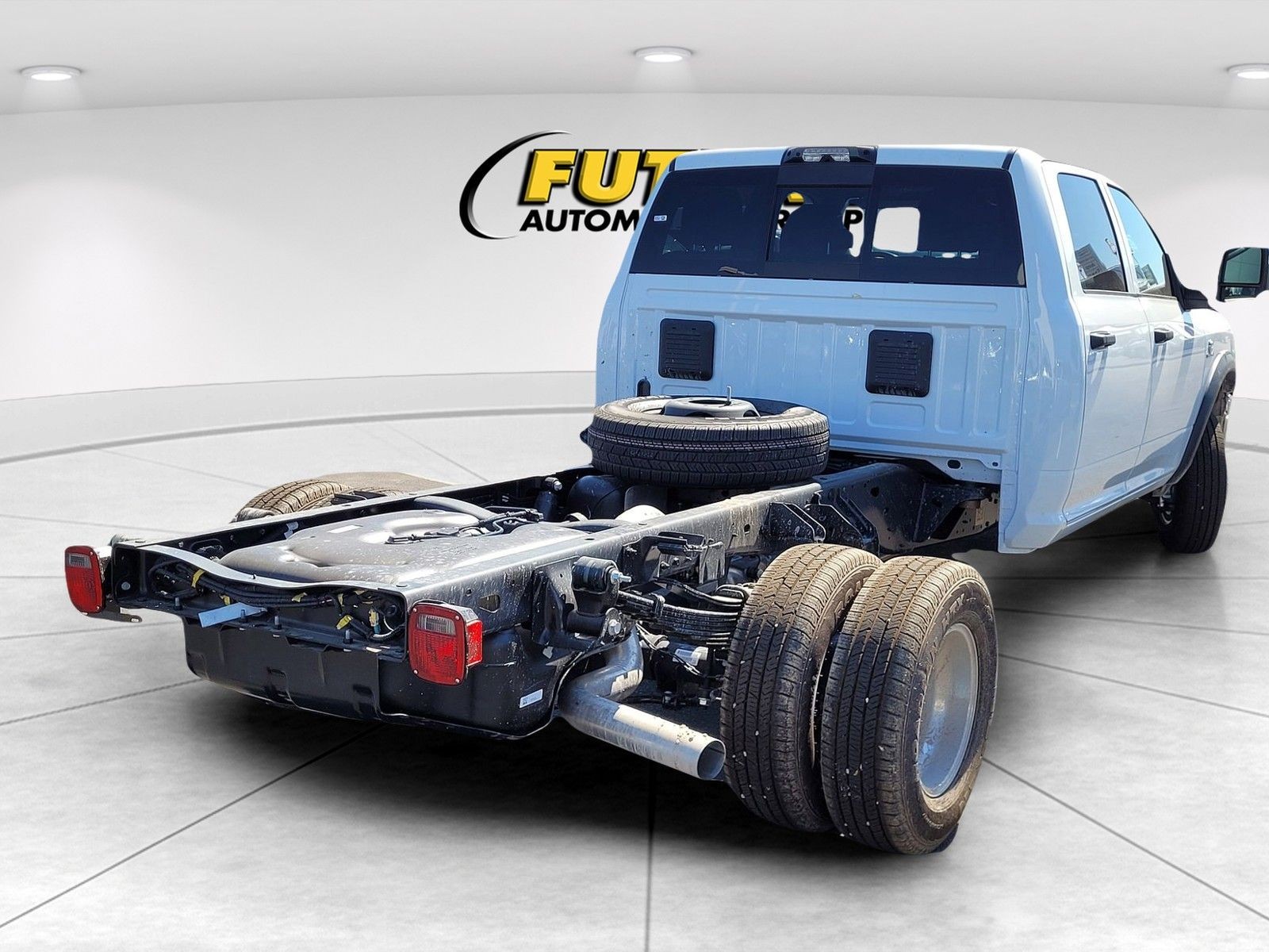 New 2025 Bright White Clearcoat RAM Tradesman image 4