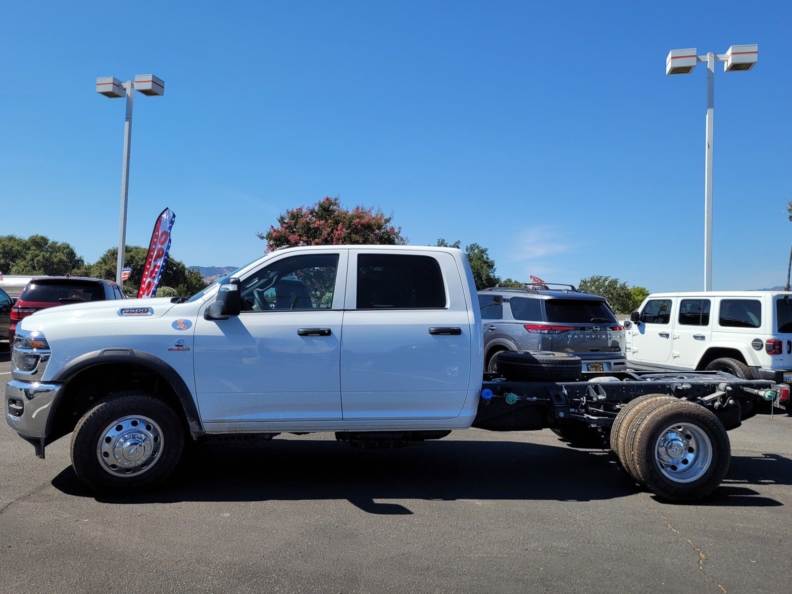New 2025 Bright White Clearcoat RAM Tradesman image 6