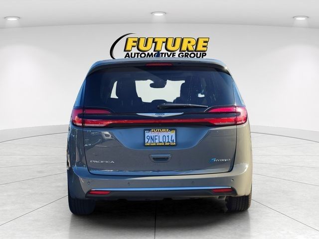 Used 2023 White Chrysler Limited image 31