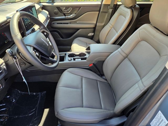 New 2025 Whisper Blue Lincoln Grand Touring image 9