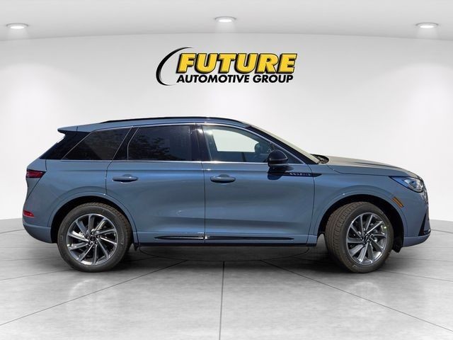 New 2025 Whisper Blue Lincoln Grand Touring image 18