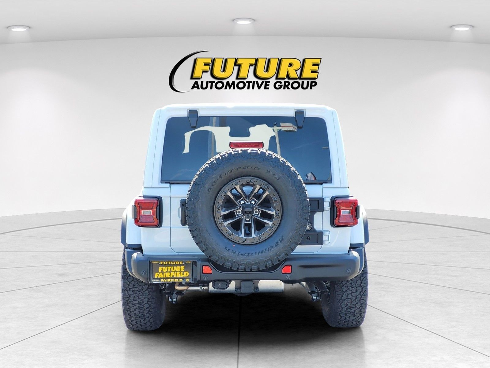 New 2025 Bright White Clear-Coat Exterior Paint Jeep Rubicon 392 image 21