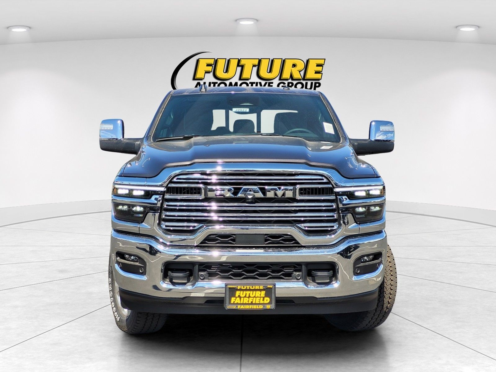 New 2026 Granite Crystal Metallic Clear-Coat Exterior Paint RAM Laramie image 2