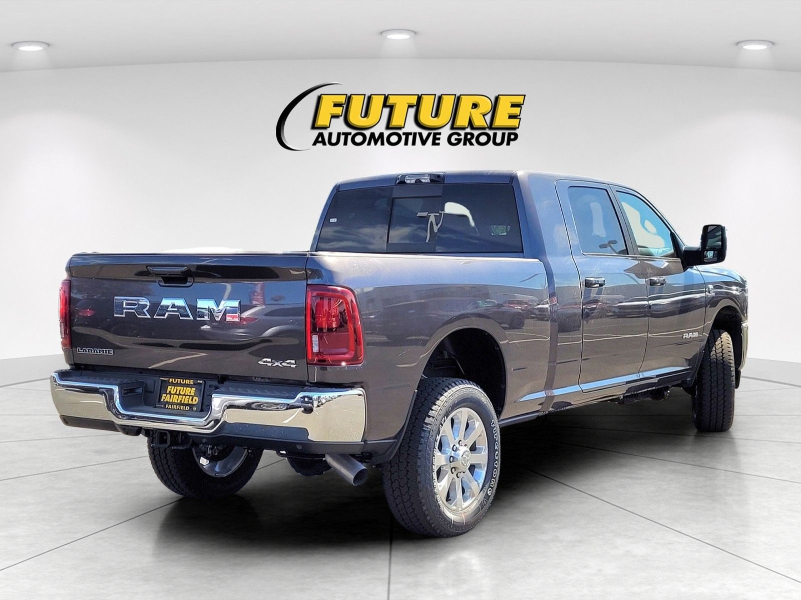New 2026 Granite Crystal Metallic Clear-Coat Exterior Paint RAM Laramie image 4