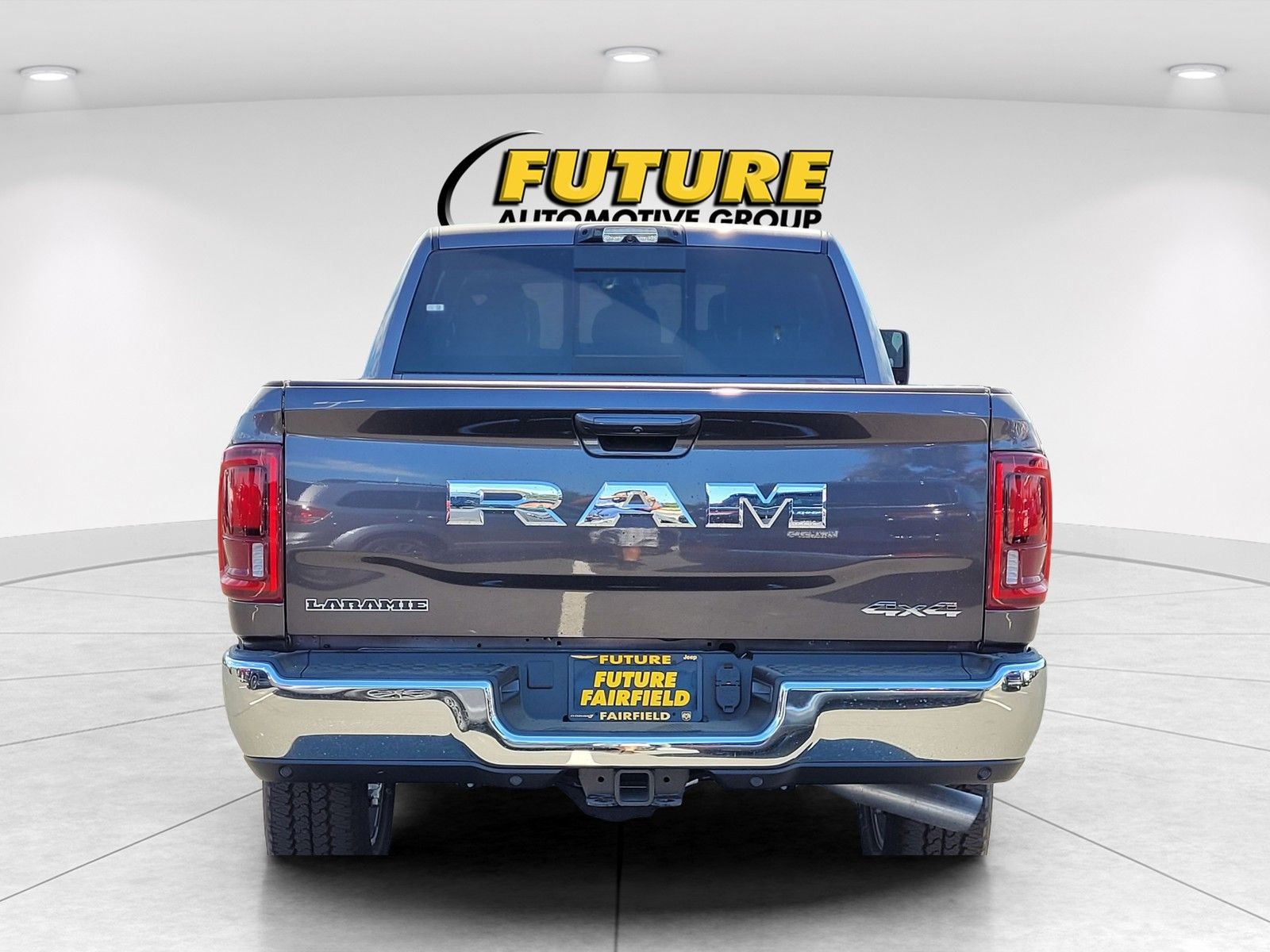 New 2026 Granite Crystal Metallic Clear-Coat Exterior Paint RAM Laramie image 5