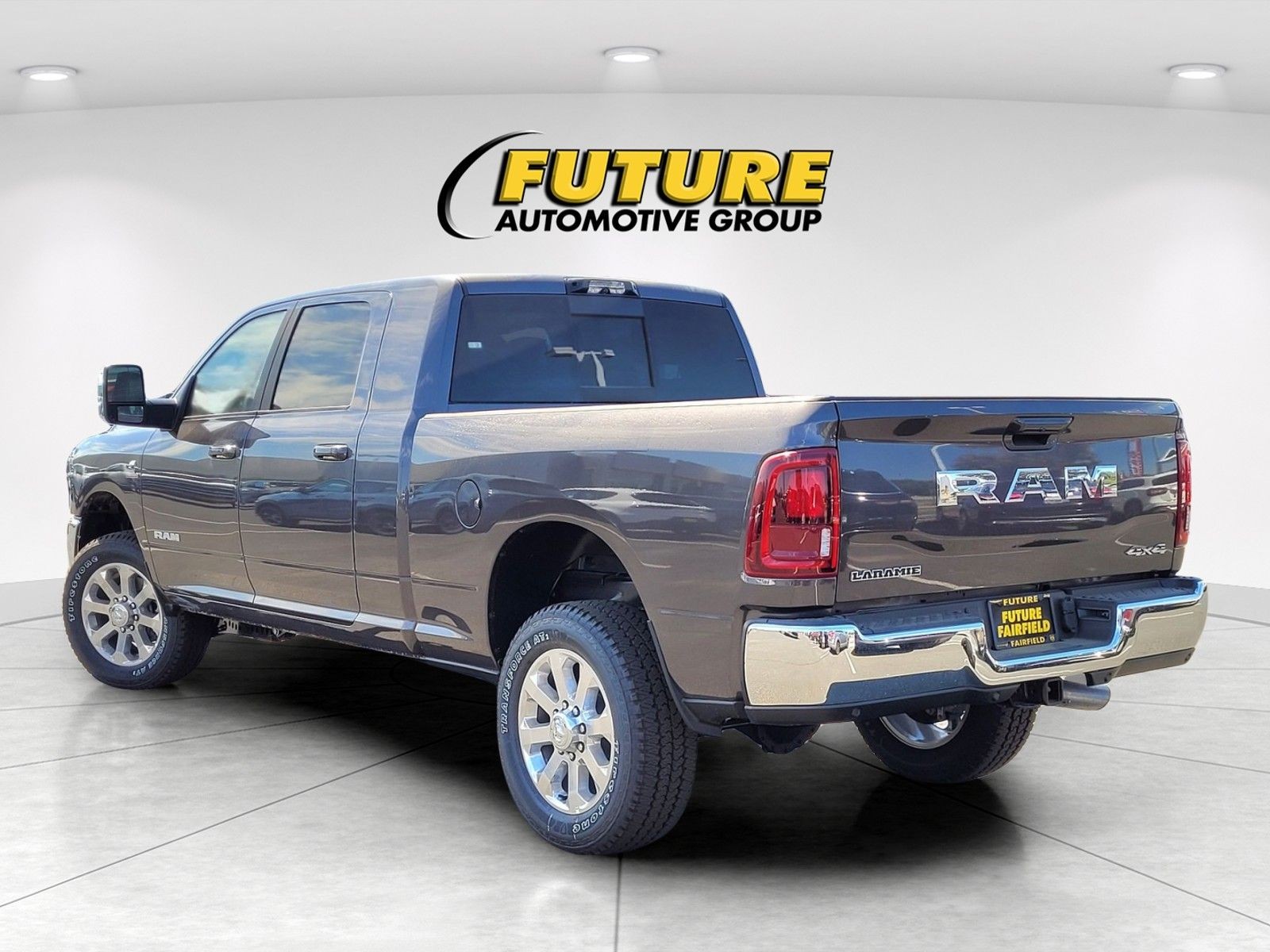 New 2026 Granite Crystal Metallic Clear-Coat Exterior Paint RAM Laramie image 6