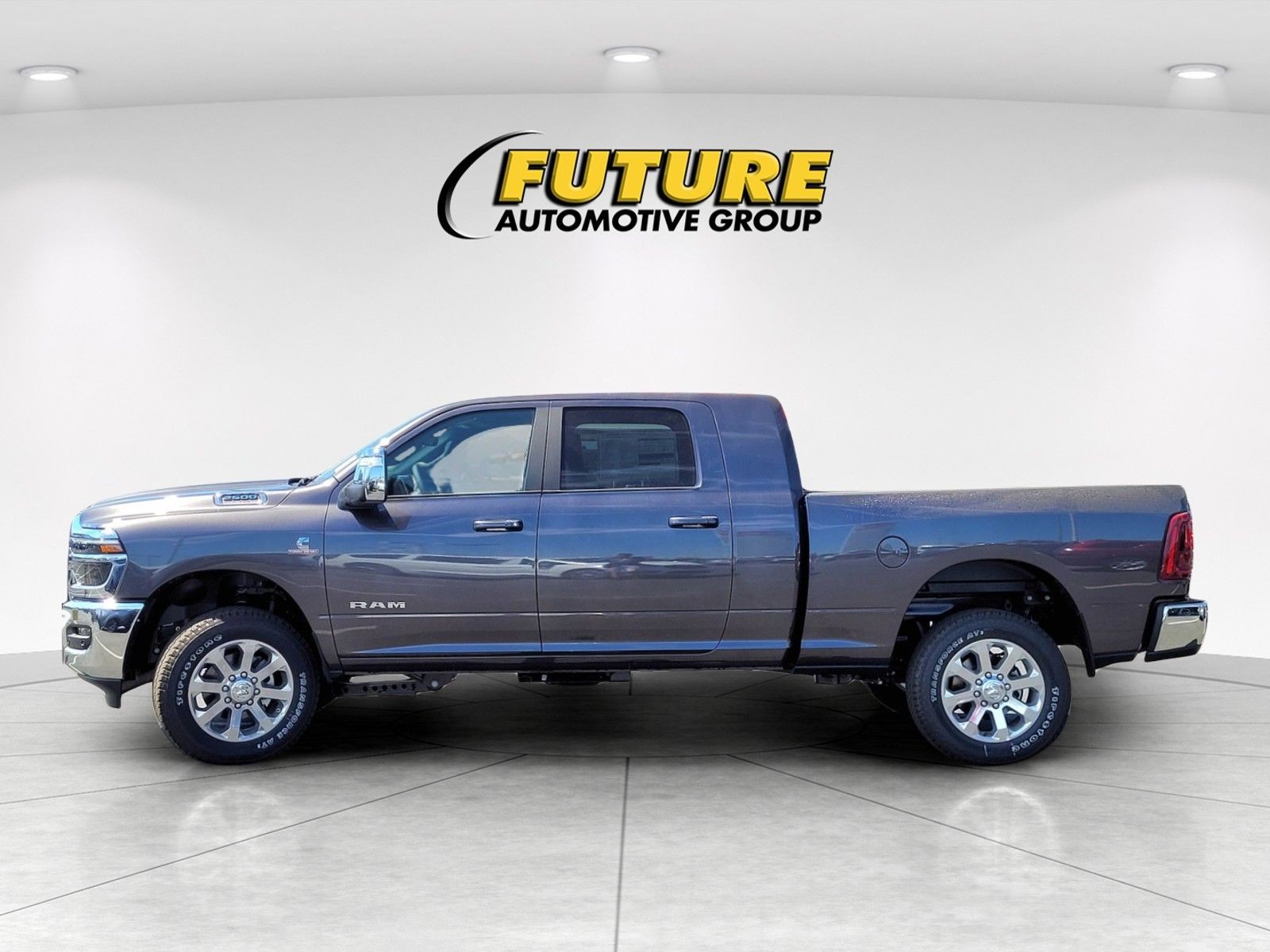 New 2026 Granite Crystal Metallic Clear-Coat Exterior Paint RAM Laramie image 7
