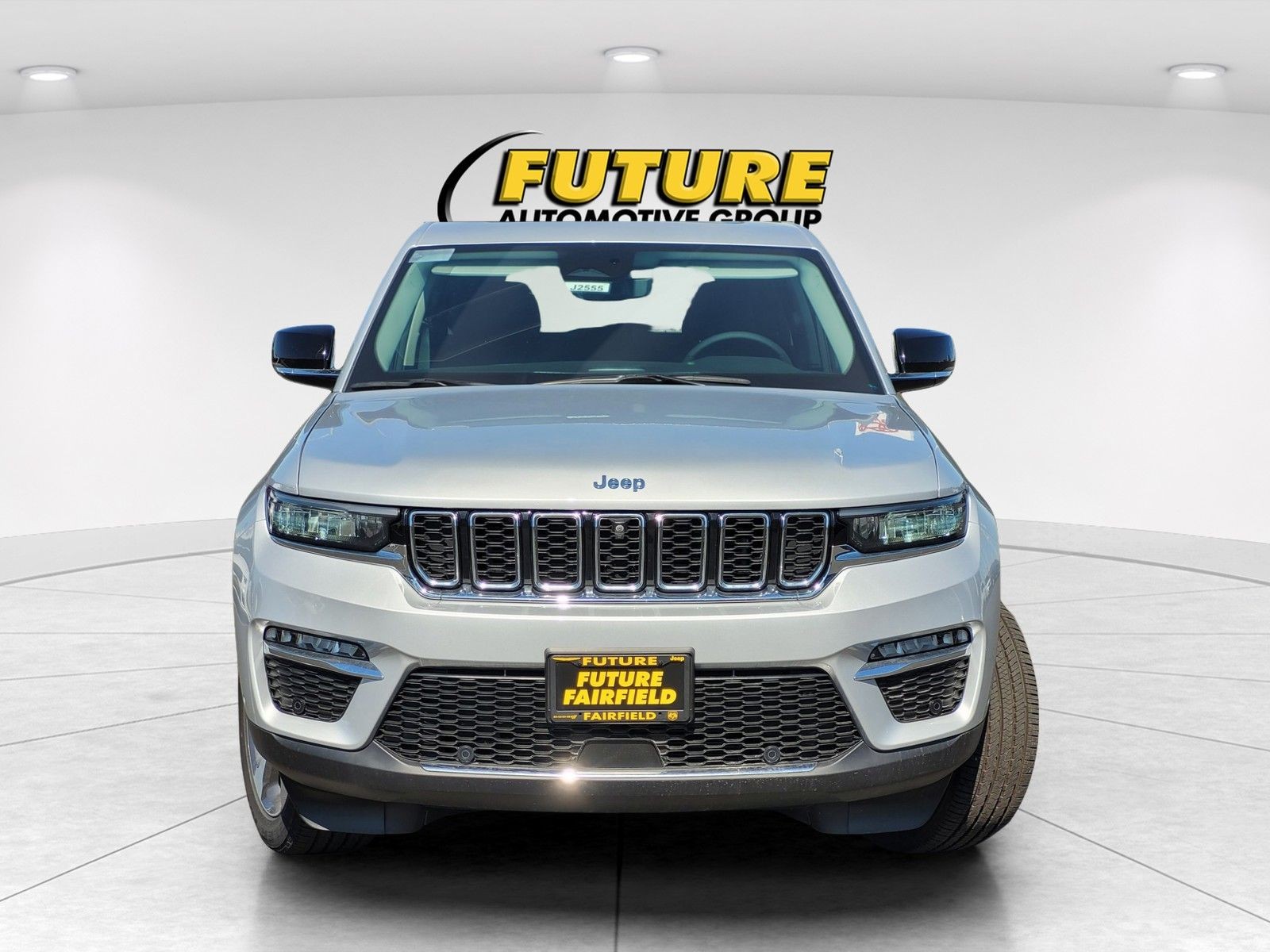 New 2024 Silver Zynith Exterior Paint Jeep 4xe image 2