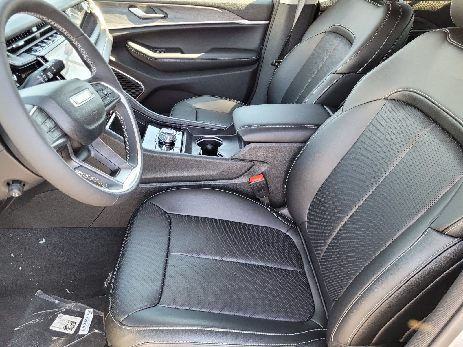 New 2024 Silver Zynith Exterior Paint Jeep 4xe image 12
